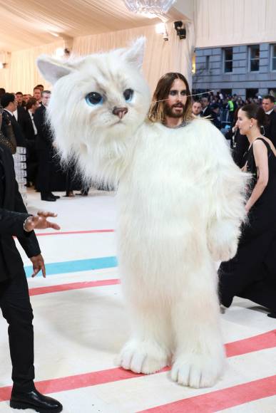 ”¿Quién es este?”: Jared Leto se robó las miradas en la Met Gala