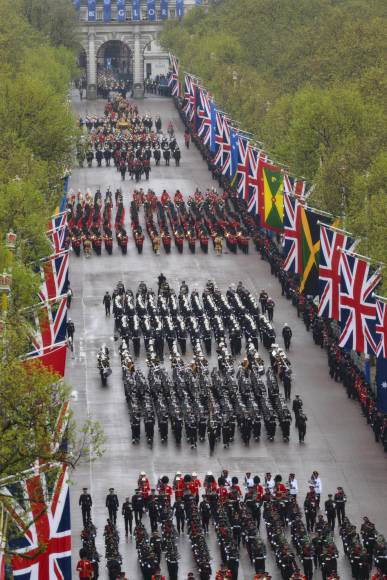 Carlos III: las imágenes del mayor desfile militar en 70 años