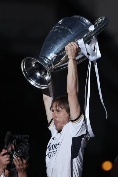 Real Madrid festejó en Cibeles la Decimoquinta Champions con miles de aficionados