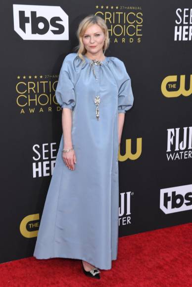 Derroche de belleza y elegancia: así fue la alfombra roja de los Critics Choice Awards 2022