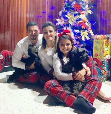 FOTOS: Así pasaron la Navidad presentadoras, políticos y cantantes hondureños