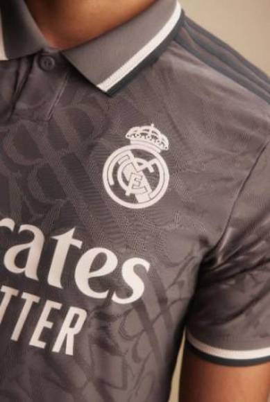 Real Madrid presenta su tercera equipación con Mbappé y una leyenda como protagonistas