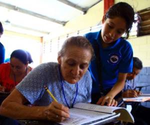 Los jóvenes de educación media tiene que cumplir este requisito para terminar sus estudios.