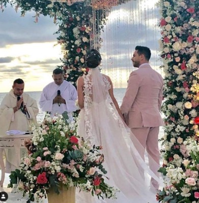 Los vestidos que Carmen Villalobos usó en su boda con Sebastián Caicedo