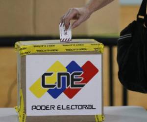 Al confirmarse este miércoles el triunfo en el estado minero de Bolívar, fronterizo con Brasil, el oficialismo obtuvo 18 de 23 gobernaciones en Venezuela. Foto: Agencia AP