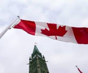 Fotografía de la bandera canadiense.