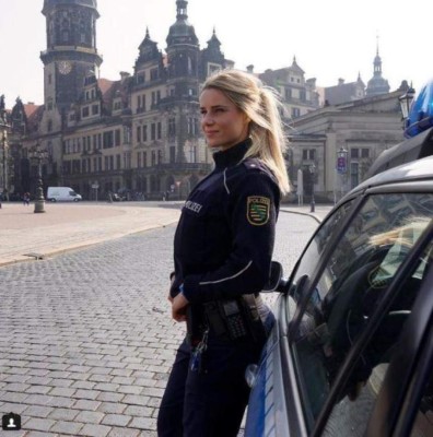 FOTOS: Adrienne Koleszar, la alemana que debe decidir entre ser modelo o policía