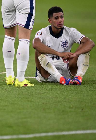 ¡Bellingham entre lágrimas! Las tristes imágenes de Inglaterra al perder otra final de Eurocopa