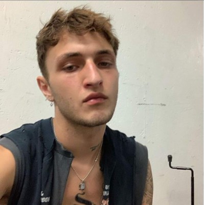 Anwar Hadid, el modelo que conquistó a Dua Lipa