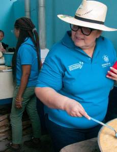 Xenia Pineda, directora del Programa Nacional de Alimentación Escolar, expresó que los niños al interior del país son los que más aprovechan el alimento que lleva el gobierno.