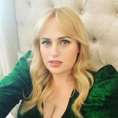 Rebel Wilson: Así ha cambiado su rostro tras bajar de peso (FOTOS)