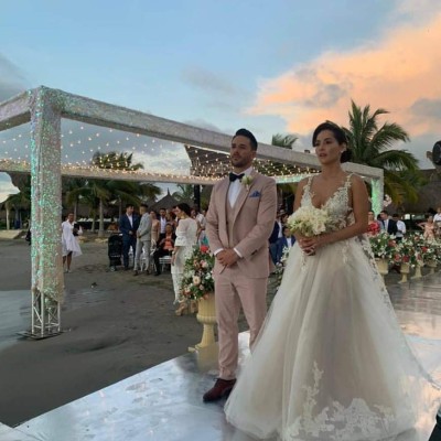 FOTOS: Así lució Carmen Villalobos en su romántica boda con Sebastián Caicedo