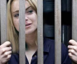 Lindsay Lohan, ha sido detenida por posesión de drogas, por conducir ebria y por problemas de alcoholismo.