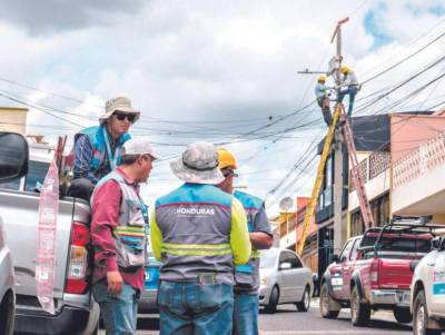 A activistas políticos y personal sin las competencias adecuadas se ha contratado para el plan de recuperación de la ENEE, según analistas en materia energética.