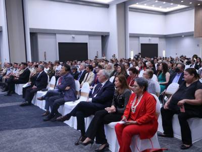 En las instalaciones del BCIE se llevó a cabo el lanzamiento de la Cátedra Morazánica, donde las autoridades de las FF.AA destacaron esta iniciativa.