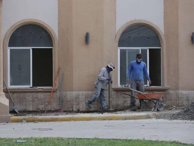 Las salas velatorias del Instituto Nacional de Jubilaciones y Pensiones de los Empleados y Funcionarios del Poder Ejecutivo (Injupemp) han estado abandonadas por 22 años y se han realizado varias remodelaciones con materiales de mala calidad, generando así una pérdida millonaria pagada por los pensionados. A continuación las imágenes de la nueva remodelación que se lleva a cabo en las salas Sagrado Corazón.