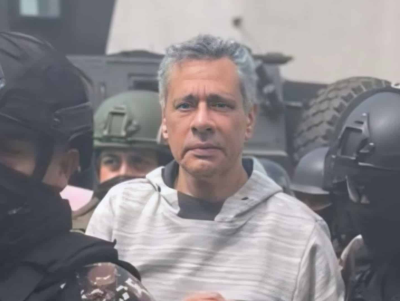 La policía de Ecuador detuvo al exvicepresidente Jorge Glas, el pasado irrumpió el viernes por la noche en la embajada de México en Quito.