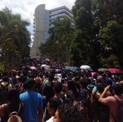 Estudiantes se rebelan contra rectora de la UNAH