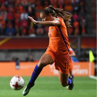 Lieke Martens, la hermosa mejor futbolista de Europa, según la UEFA