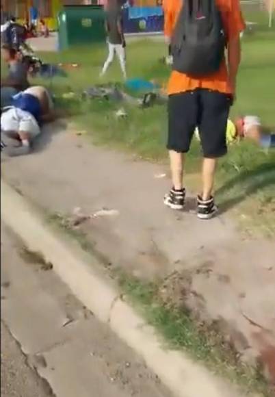 Hombre arrolló a siete personas frente a centro de migrantes en Texas