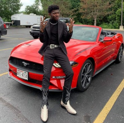 Lil Nas X, el cantante que vendió 666 'zapatos satánicos' en menos de un minuto