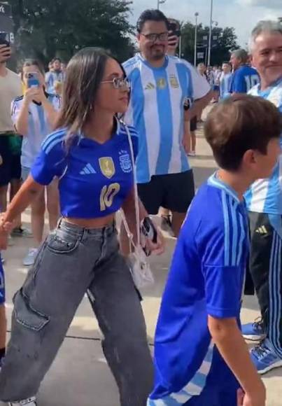 Copa América: ¡Ambientazo en la previa de Argentina y Ecuador! Antonela es sensación