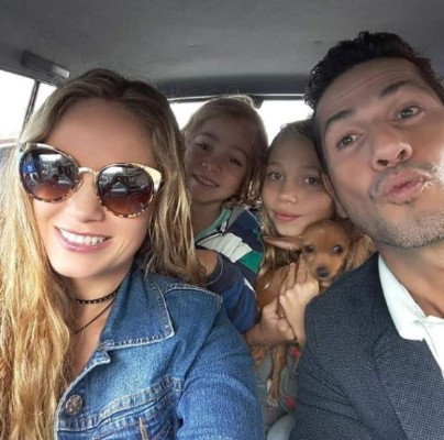 FOTOS: Así es la bella familia de Gregorio Pernía, 'El Titi' en Sin senos sí hay paraíso