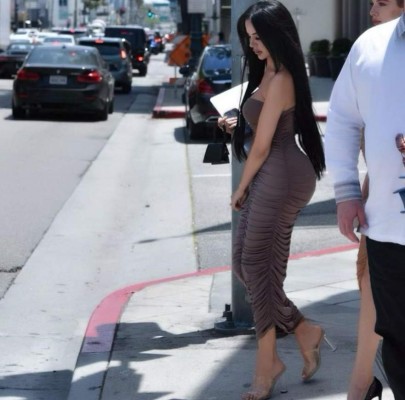 Influencer se realiza cientos de cirugías para parecerse a Kim Kardashian y ahora se arrepiente