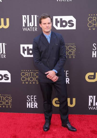 Derroche de belleza y elegancia: así fue la alfombra roja de los Critics Choice Awards 2022