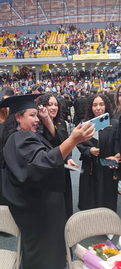 Más de 1,500 profesionales entrega UNAH en su segunda ceremonia de graduación 2024