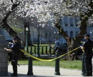 El servicio de urgencias de Washington informó en la red Twitter que una persona gravemente herida había sido transportada a un hospital.