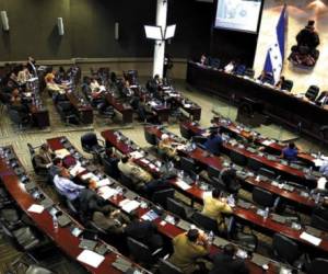 Deportistas, periodistas, cantantes y presentadores de farándula buscarán un lugar en el Congreso Nacional en las próximas elecciones primarias (Foto: EL HERALDO)