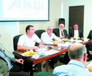 Luis Zelaya fue recibido por los dirigentes de la Asociación Nacional de Industriales (Andi).