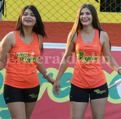 Hermosas mujeres adornan el estadio Humberto Micheletti en la final del fútbol hondureño