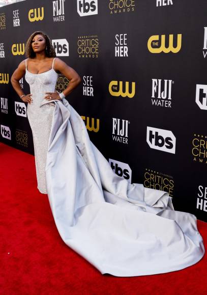 Derroche de belleza y elegancia: así fue la alfombra roja de los Critics Choice Awards 2022