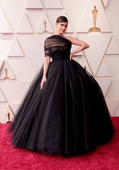 Deslumbrando con belleza y sencillez: los mejor vestidos de los Oscar 2022