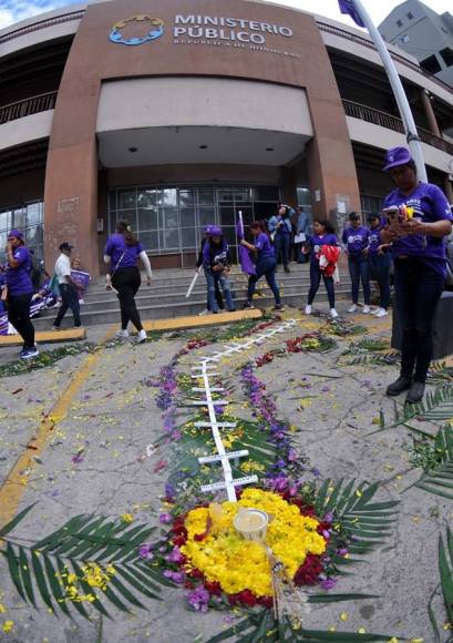 Exigen ante Ministerio Público justicia para mujeres y cárcel para femicidas