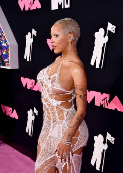 Inspirada en una araña: La historia tras el peculiar vestido que vistió Doja Cat en los VMAs