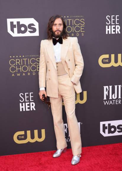 Derroche de belleza y elegancia: así fue la alfombra roja de los Critics Choice Awards 2022