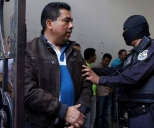 El alcalde de Apopa, José Elías Hernández cuando era detenido (Foto: Diario1).