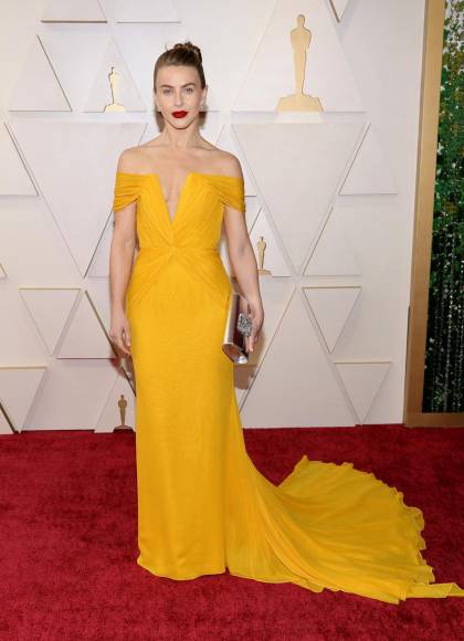 Deslumbrando con belleza y sencillez: los mejor vestidos de los Oscar 2022