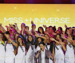 Bellas y caritativas No todo ha sido glamour y pasarelas, las concursantes ayudaron a preparar comida para los necesitados en la ciudad suburbana de Pasay, al sureste de Manila, Filipinas (Foto: AP/ El Heraldo Honduras/ Noticias de Honduras)