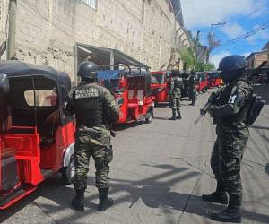 La Policía Militar del Orden Público (PMOP), realizó un operativo en la colonia Villa Cristina, aledaña a la salida a Olancho, Tegucigalpa, luego de un enfrentamiento con criminales que operan en la zona.