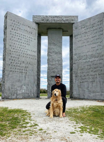 Muere influencer que recorrió el continente americano junto a su perro Shurastey