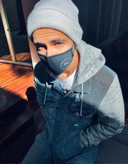 De fan a novio de Danna Paola, así es el cantante Alex Hoyer