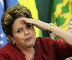 Rousseff debía viajar el miércoles de mañana a Estados Unidos.