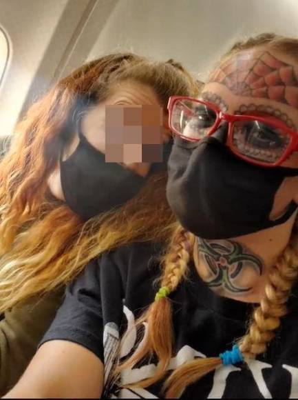 Alyssa Zebrasky, la mujer que se tatuó el rostro entero por una relación que acabó siendo tóxica