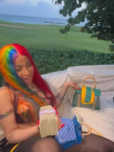 Costosas carteras y relojes de lujo: los regalos que Tekashi 6ix9ine le ha dado a Yailin, la más viral