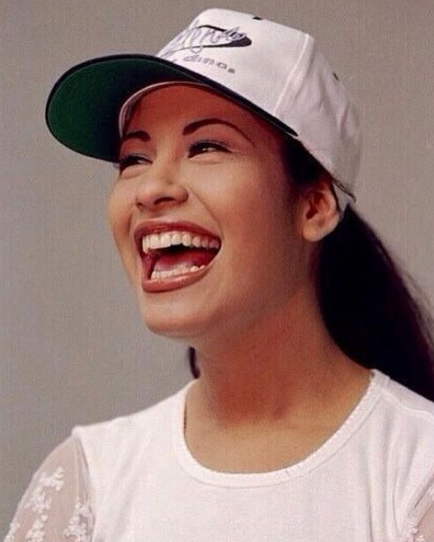 Amor prohibido, éxito y una trágica muerte, así fue la vida de Selena Quintanilla