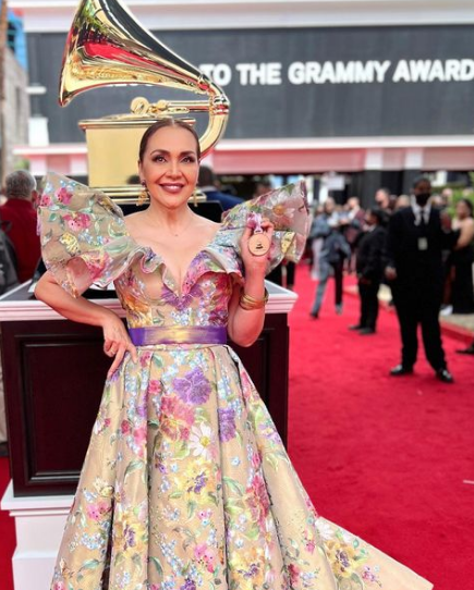 Los latinos que compiten por un Grammy este 2022